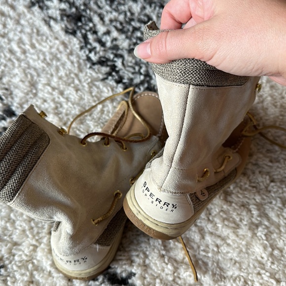 SOLD Sperry Lace up boots - Picture 4 of 6